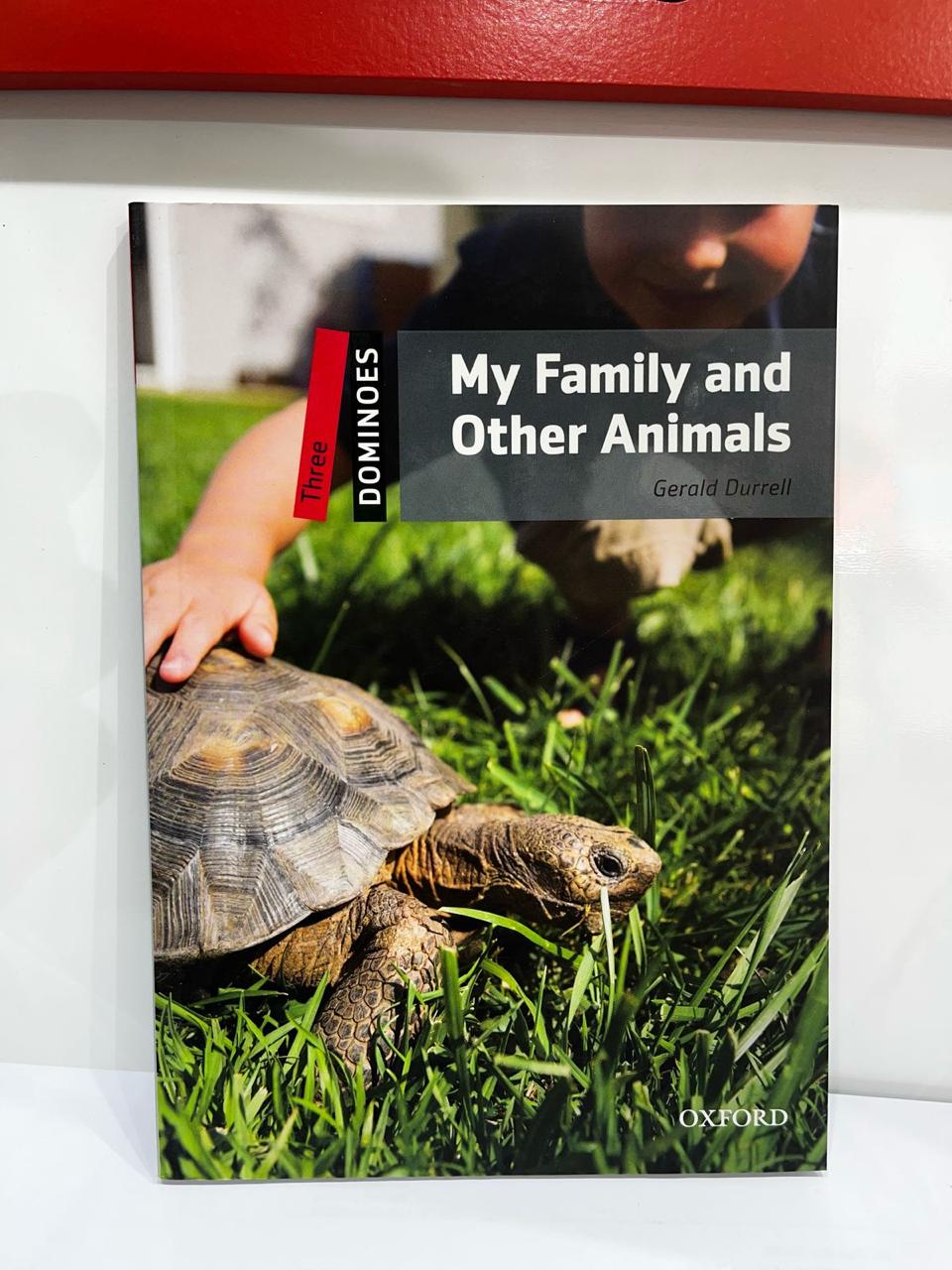 OXFORD THREE DOMINOES - MY FAMILY AND OTHER ANIMALS