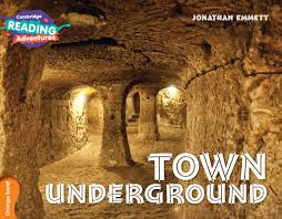 CAMBRIDGE READING ADVENTURE - TOWN UNDERGROUND ( ORANGE BAND )
